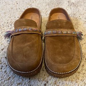 Lucky Brand slides